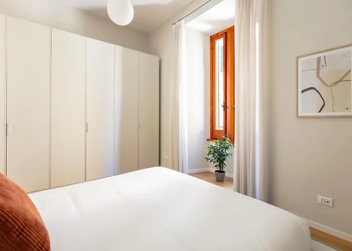Casa Gracchi By Hili Daire *